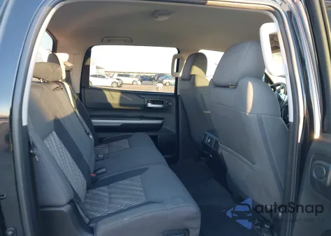 2019 Toyota Tundra Sr5 5.7L V8 z USA, uszkodzony, nr VIN 5TFDW5F13KX869960